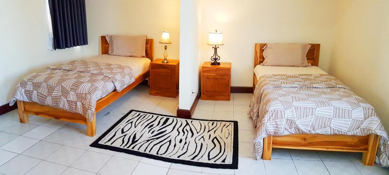 Joglo Villa Bali Penatih Buitenkant foto